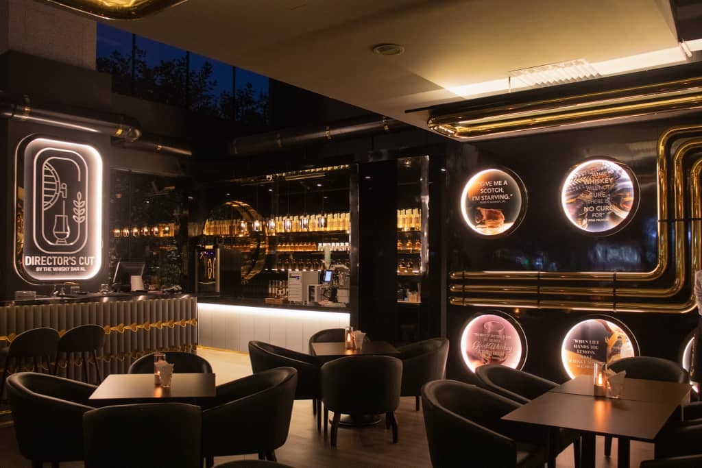 Director's Cut Bar