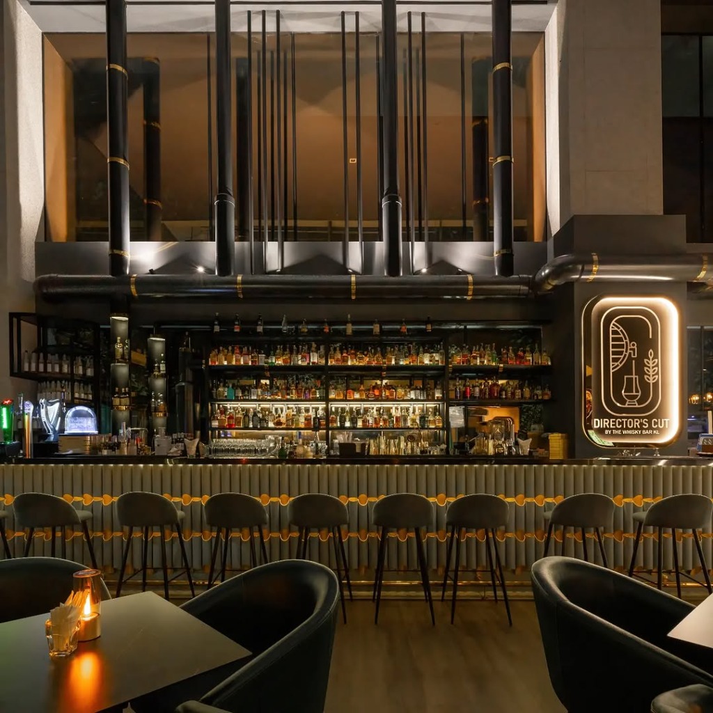 Director's Cut Whisky Lounge