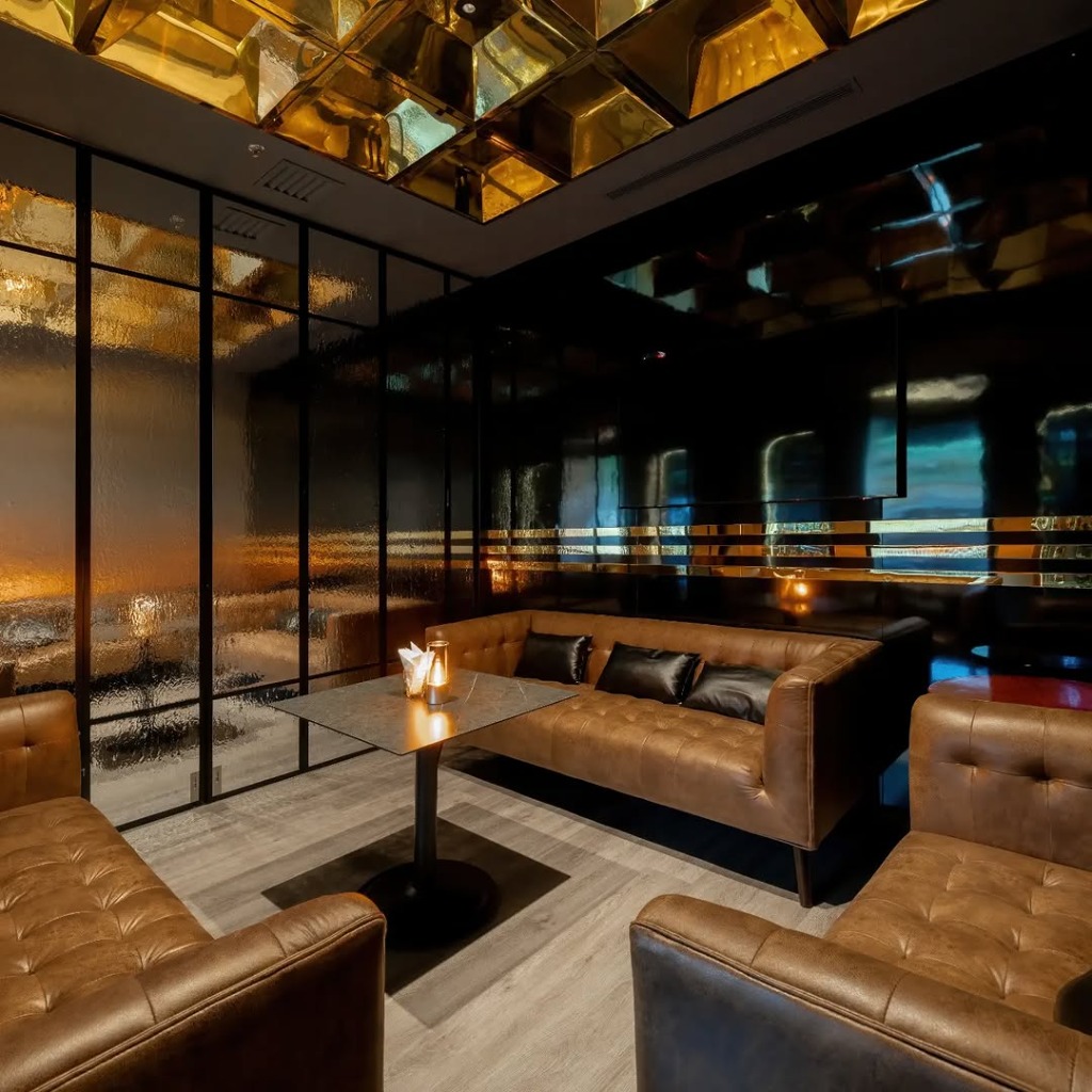 Luxurious Private Dining Boardroom